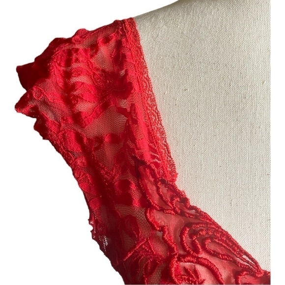 INNER MOST-RED LACE LINGERIE-SIZE MEDIUM - Picture 3 of 8